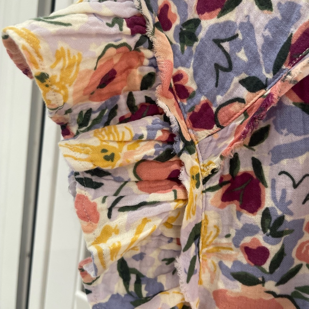 Floral Ruffle Women's‎ Top - Picture 2 of 6